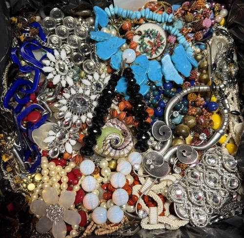 Huge 19 Pound Vintage to Now Costume Jewelry Good Use Wear Sell Craft Lot# GB31