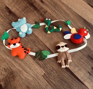 animal garland for nursery