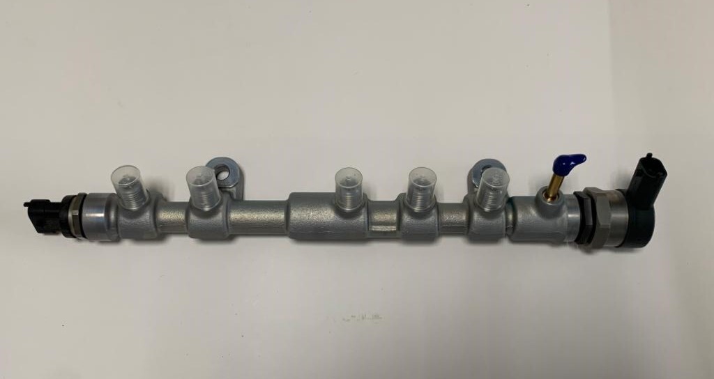 Genuine Bosch Fuel Rail 0445214358 for Toyota Auris, Corolla, UC