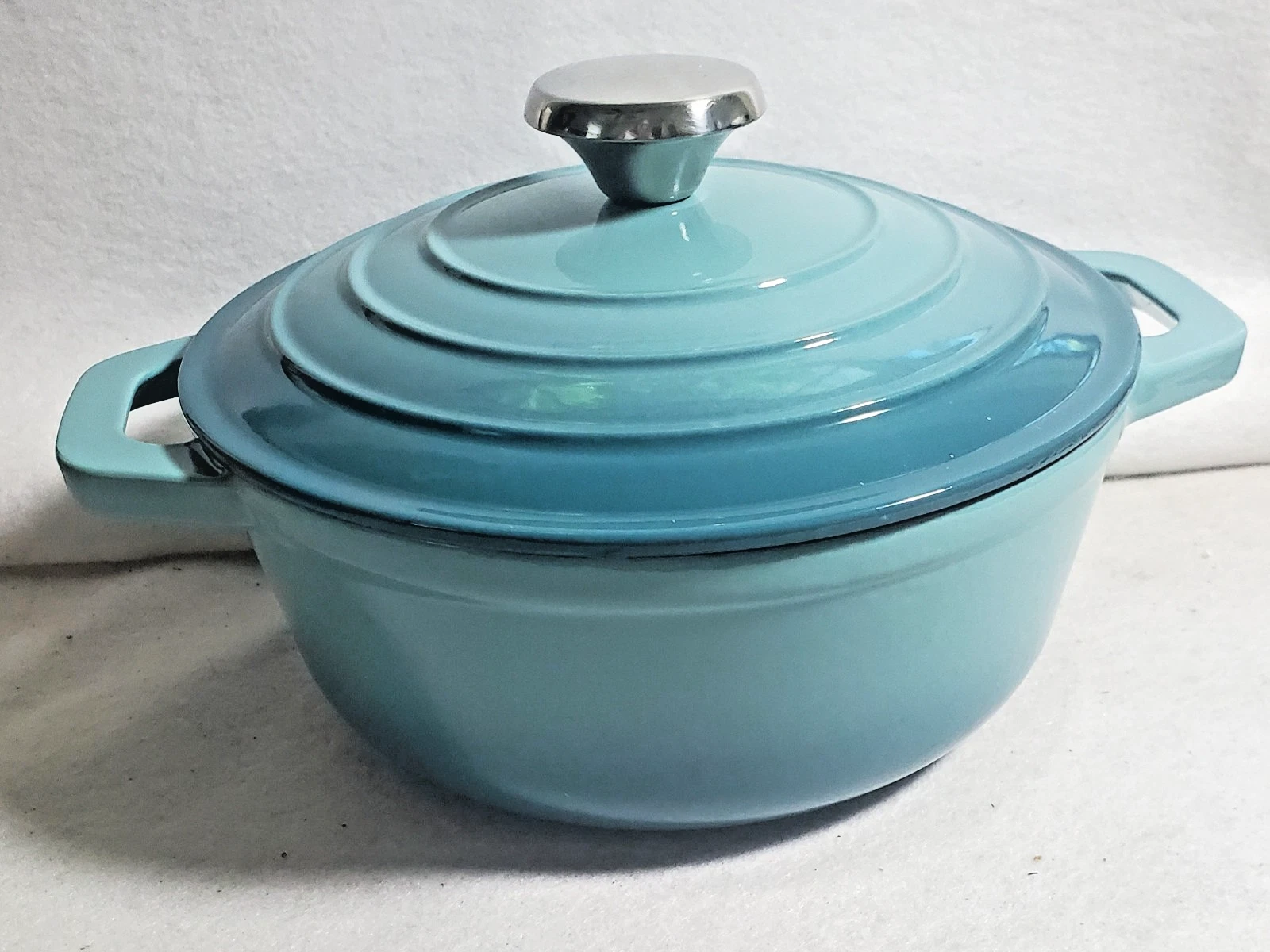 Sur La Table cast iron 2.5 qt Dutch oven enameled blue 12"L x 8.5"W x 4"H NEW!