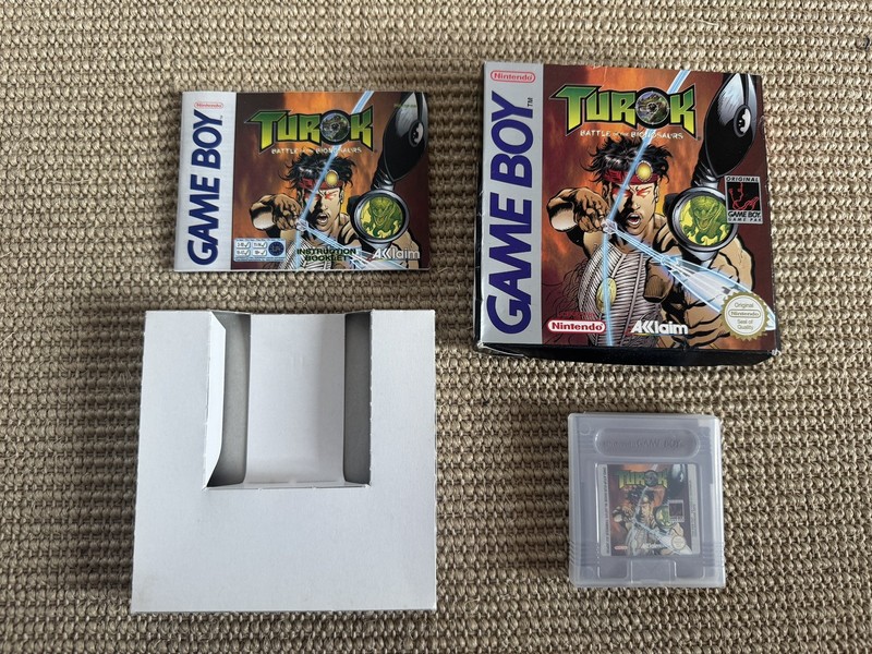 Nintendo GameBoy Game Boy Turok Battle of the Bionosaurs with Box Instructions