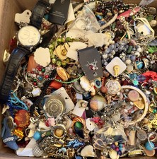 MIXED JEWELRY LOT CRAFT REPAIR, RESELL, REPURPOSE, VINTAGE TO NOW! 20 POUNDS