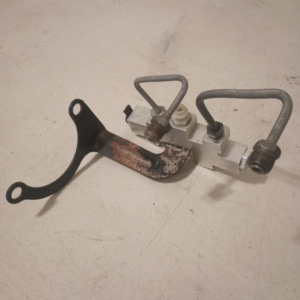 1989 1994 GMC Chevy s10 s15 C/K 1500 2500 Truck OEM Brake Proportioning Valve - Image 2 of 4