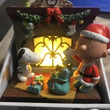 NEW Peanuts Snoopy Woodstock & Charlie Brown Lights Up Music Table Piece