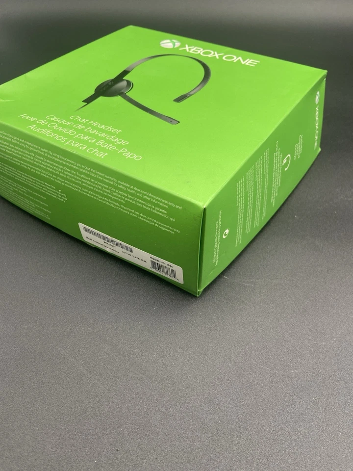 Microsoft Xbox One Wired Chat Headset (1564) - Black (Original)™ - Image 4 of 4