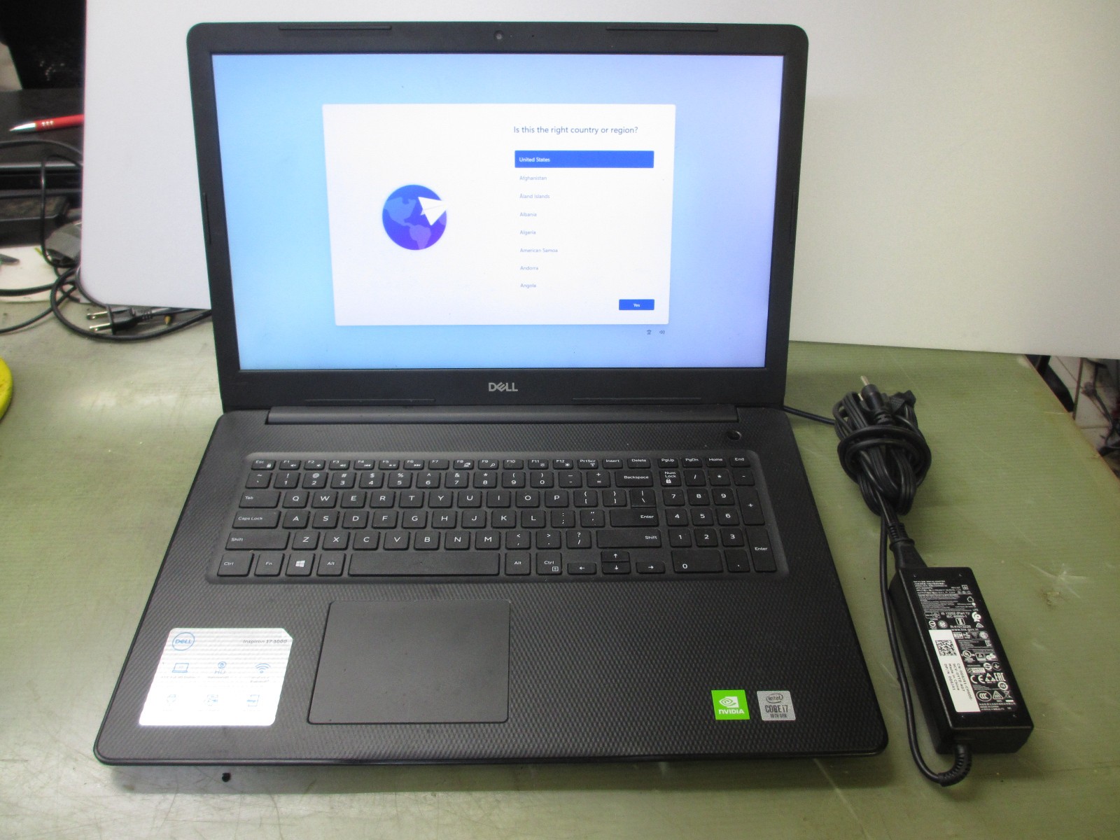 Dell Inspiron 3793 | i7 10th Gen 8GB RAM 256GB NVMe SSD | FHD Win 11 Pro | DVD