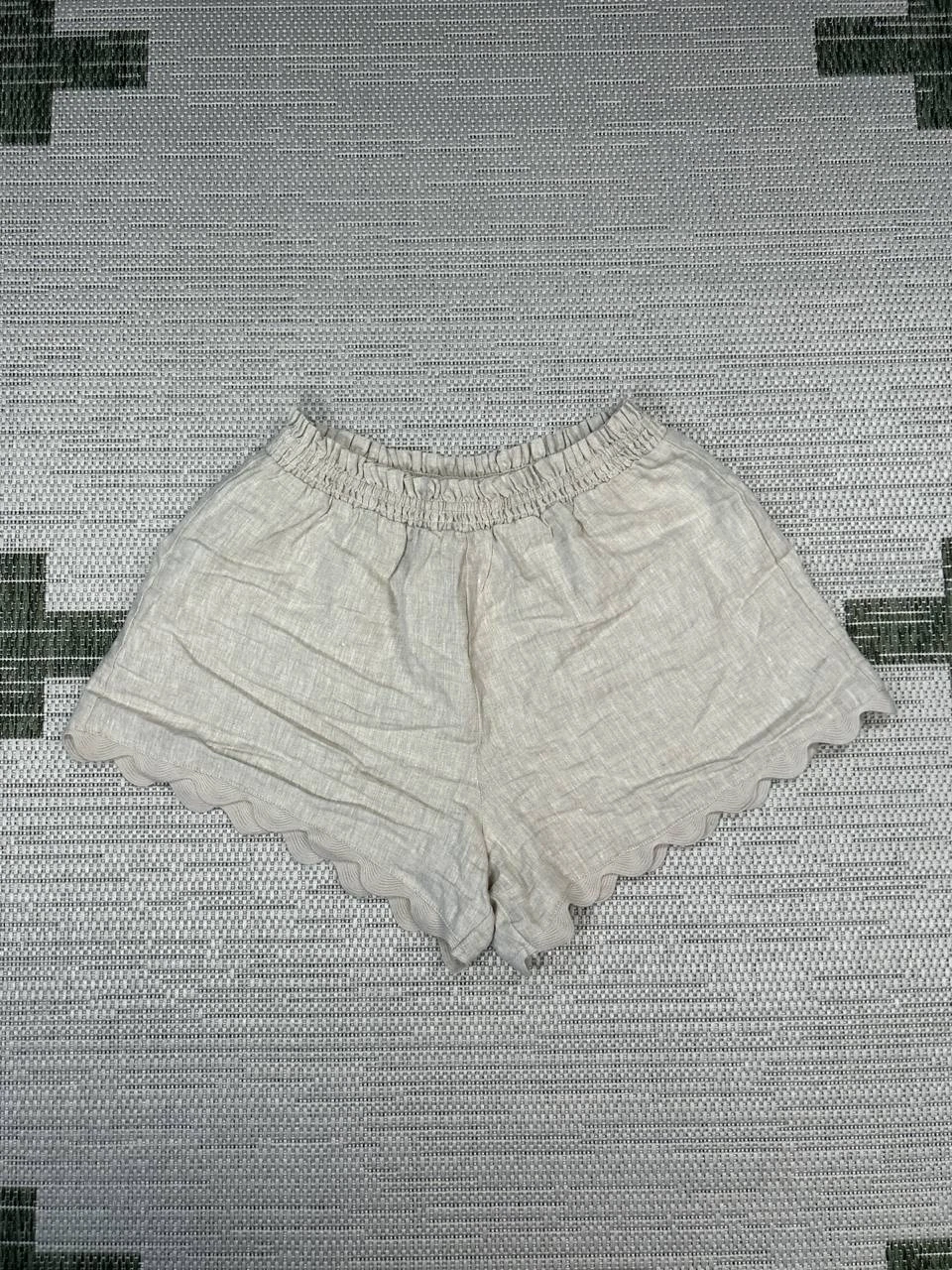 Tuckernuck Ava Paperbag Shorts Womens Large Gray Linen High Rise Scalloped Hem