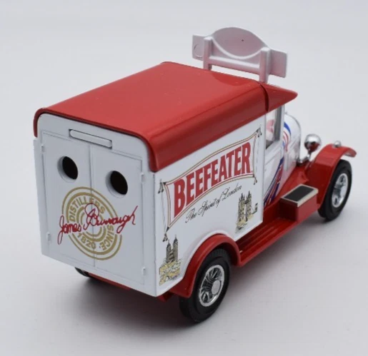 Matchbox Collectibles 1/39 1929 Morris Light Van Beefeater. YYM37793 - Image 3 of 3