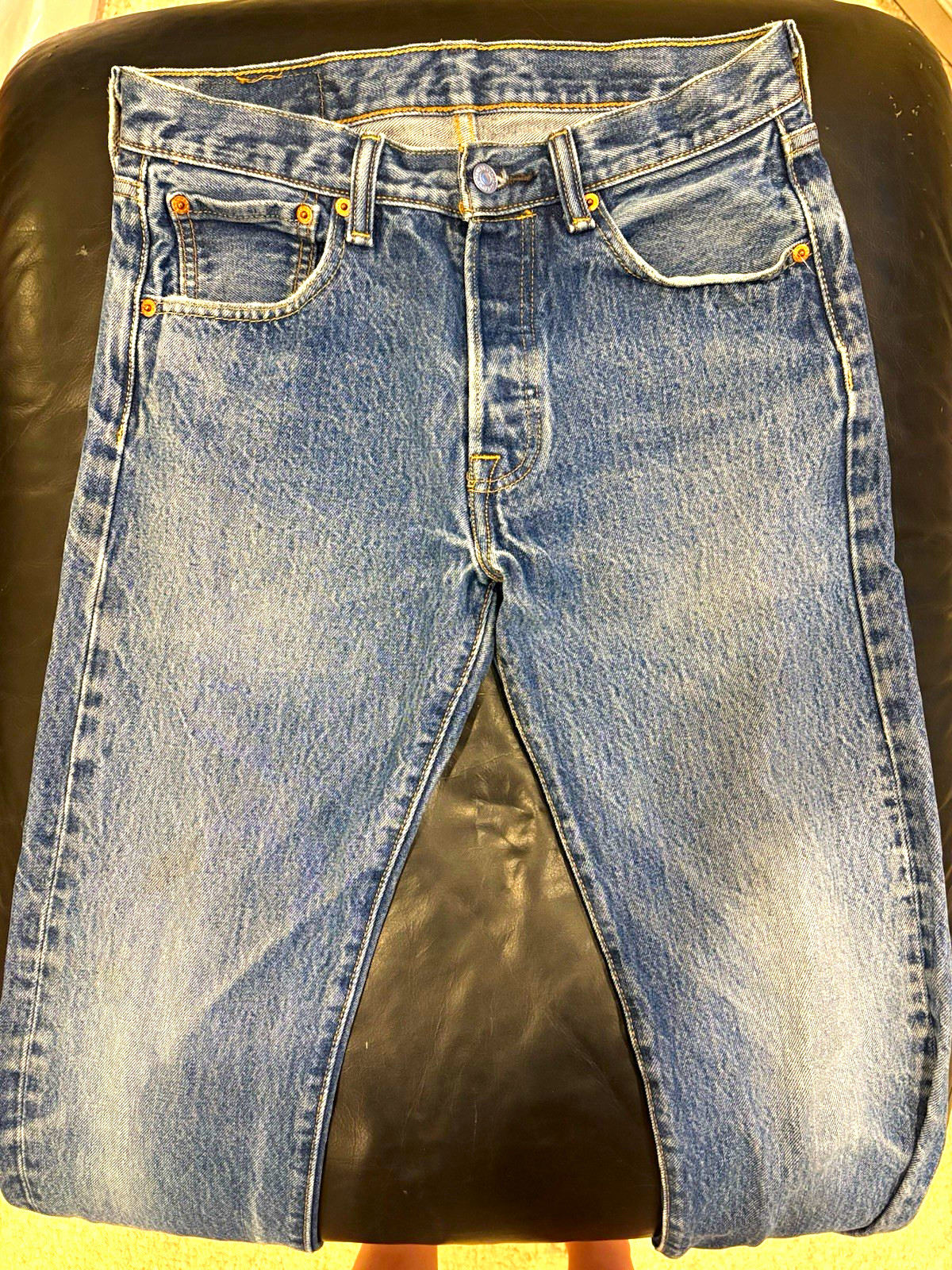 Levi's 501 Men's Blue Denim Jeans Straight Leg Mid Rise Button Fly 5-Pocket
