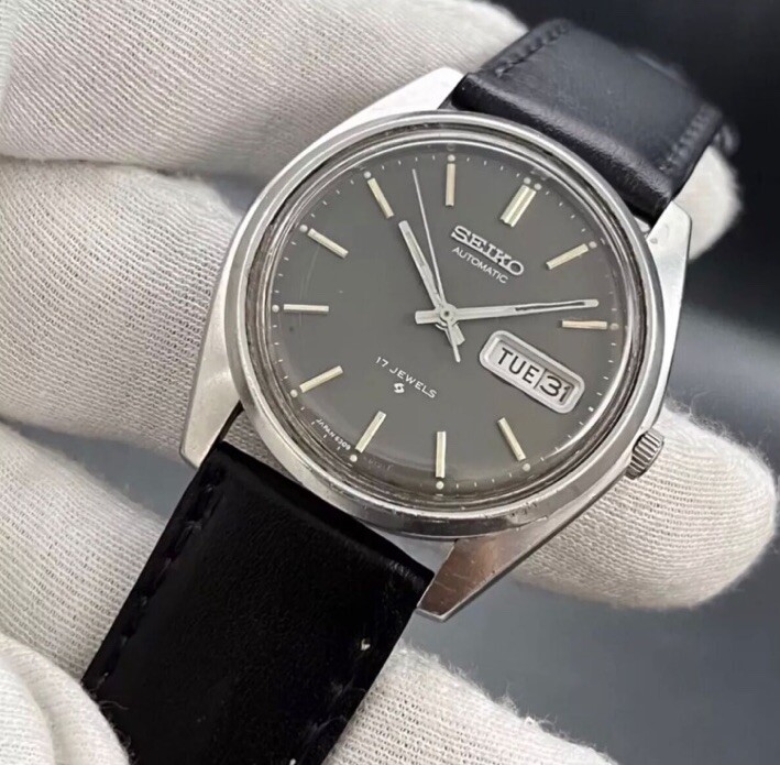 Rare Vintage Seiko 5 Automatic Dress Formal Japan Made Men's Watch