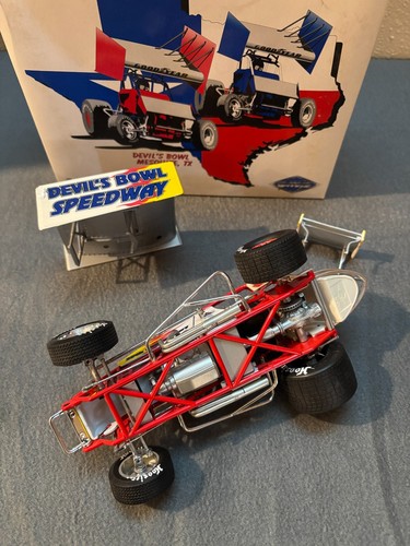 GMP #98 Devil's Bowl Speedway Diecast 1:18 Model Sprint Car 1 of 2508 MIB - Picture 3 of 8
