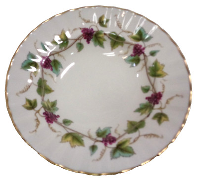 1 One Royal Worcester Bacchanal Bowl Fruit Sauce Dessert Cream Grapes Vines