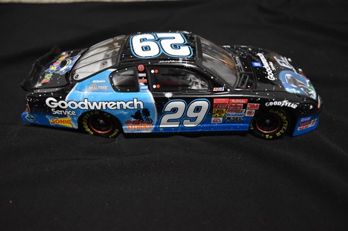 Kevin Harvick #29 GM Goodwrench E.T. 2002 Monte Carlo ACTION RACING 1/24 Diecast - Picture 2 of 5