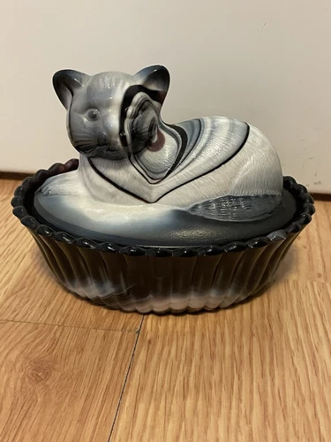 RARE VINTAGE Westmoreland III Rosso Slag Glass Cat On Nest Signed Stamped