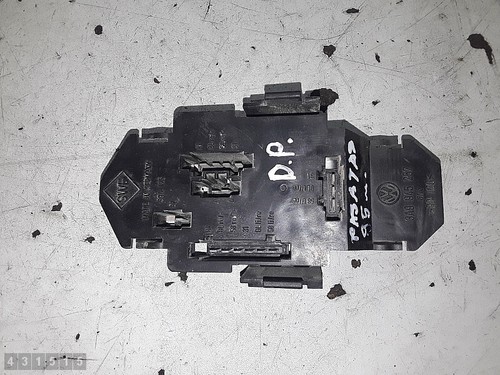 1995 VW PASSAT LAMPENTRGER HINTEN RECHTS 3A9945257