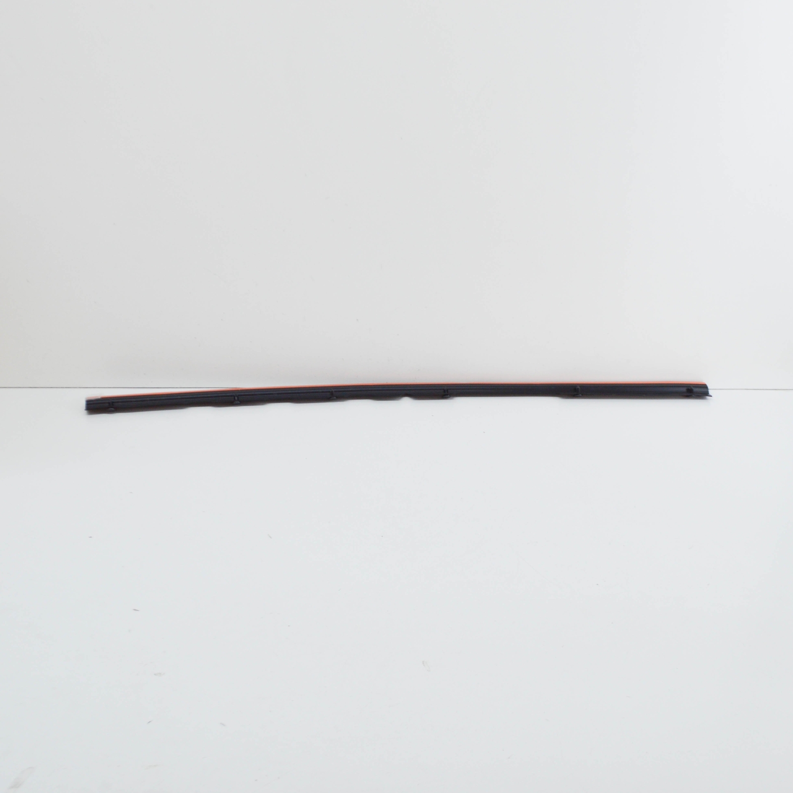 MERCEDES-BENZ E W212 Motorhaubendichtung vorn A2128870098