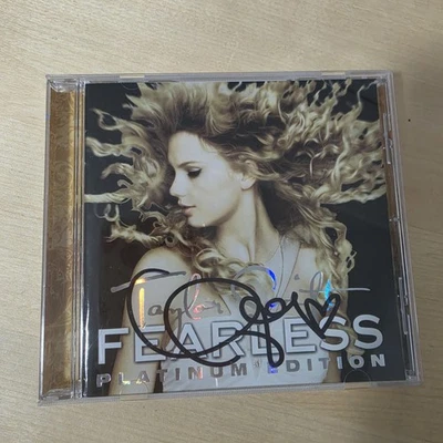 Taylor Swift Fearless Platinum Edition Signed Autograph - Only DVD - Imagen 1 de 4