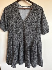 Universal Thread Black Cream Floral Dress With Pockets Short Sleeves V-Neck Si