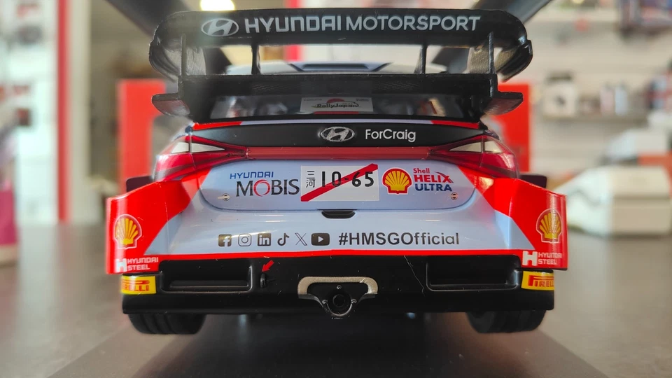 Hyundai i20 WRC Japan 2024 Neuville Campione del Mondo Modello 1:18 IXO diecast - Immagine 2 di 4