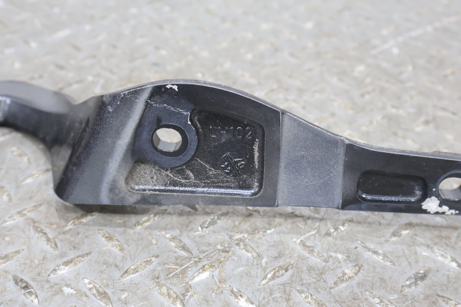 10 Aston Martin V8 Vantage Pair LH&RH Convertible Trunk Hinges Meteorite Silver