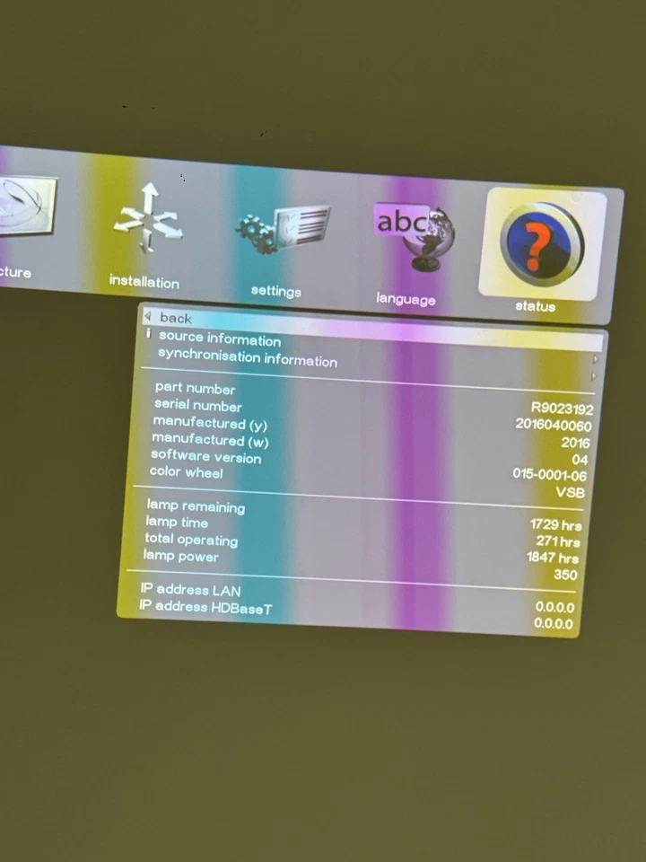 Proyector de alta resolución 3D brillante BARCO F50 WQXGA VIZSIM - Lente Barco EN56 - Imagen 3 de 4