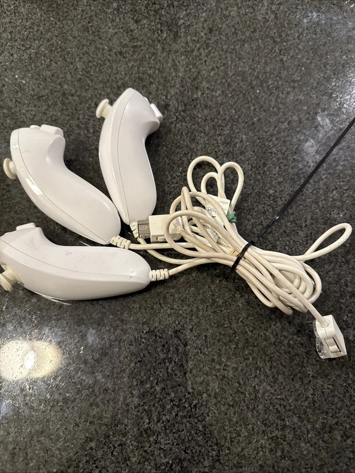 Lot of 3 Nintendo Wii White Nunchuck Controller Official OEM RVL-004 CLEAN - Image 2 of 4