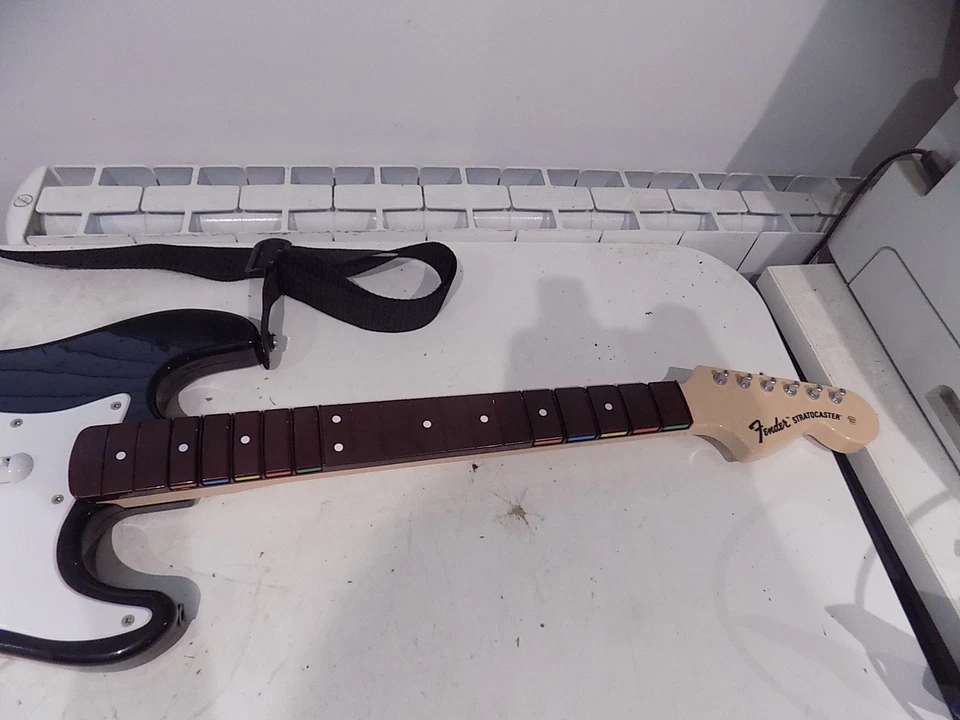 Harmonix Fender Stratocaster Rock Band 4 Wireless Guitar Controller for Xbox One - Image 3 of 4