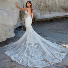 Beach Lace Mermaid Wedding Dresses V Neck Applique Backless Buttons Bridal Gowns