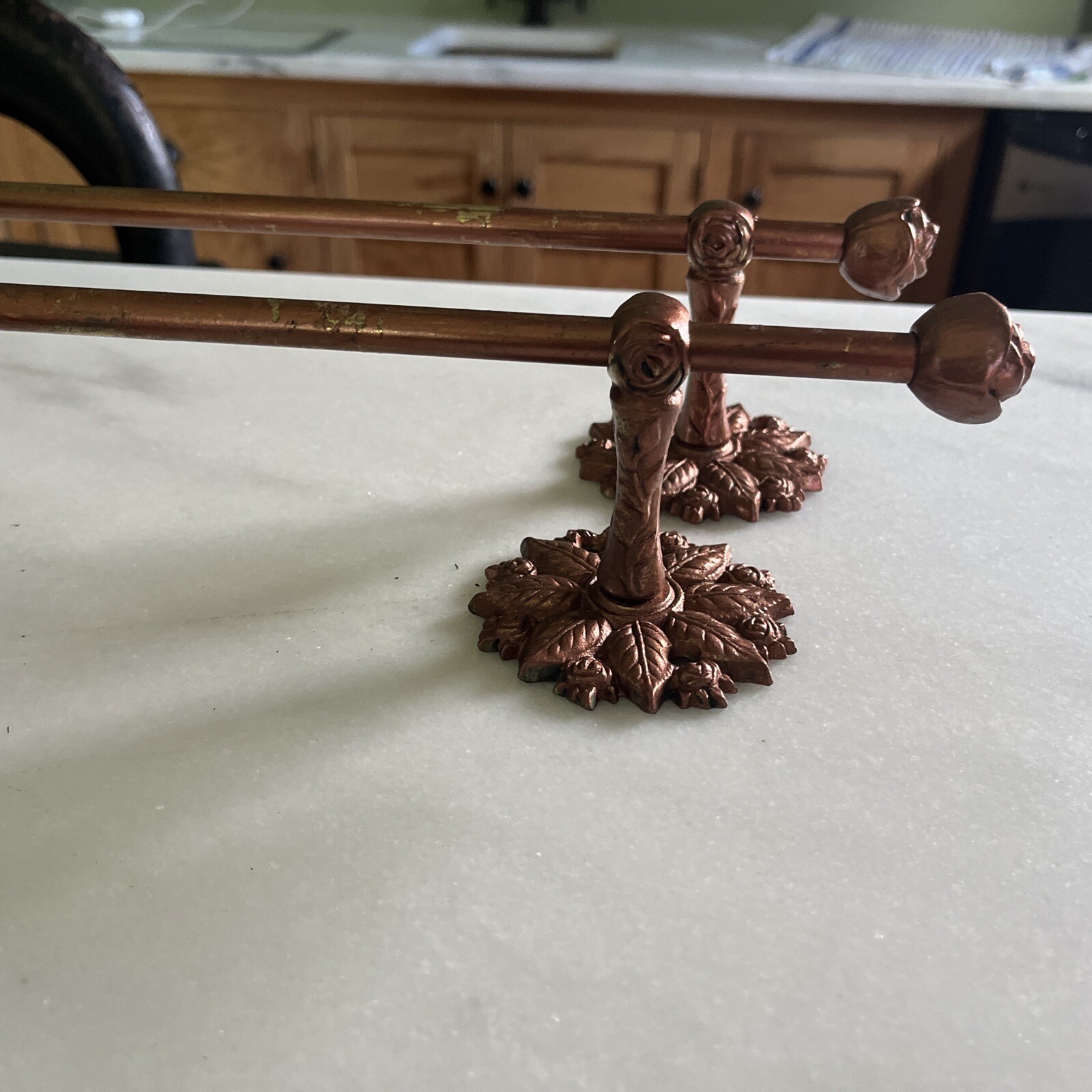 Set of 3 Vintage 1960/70s Towel rack roses.