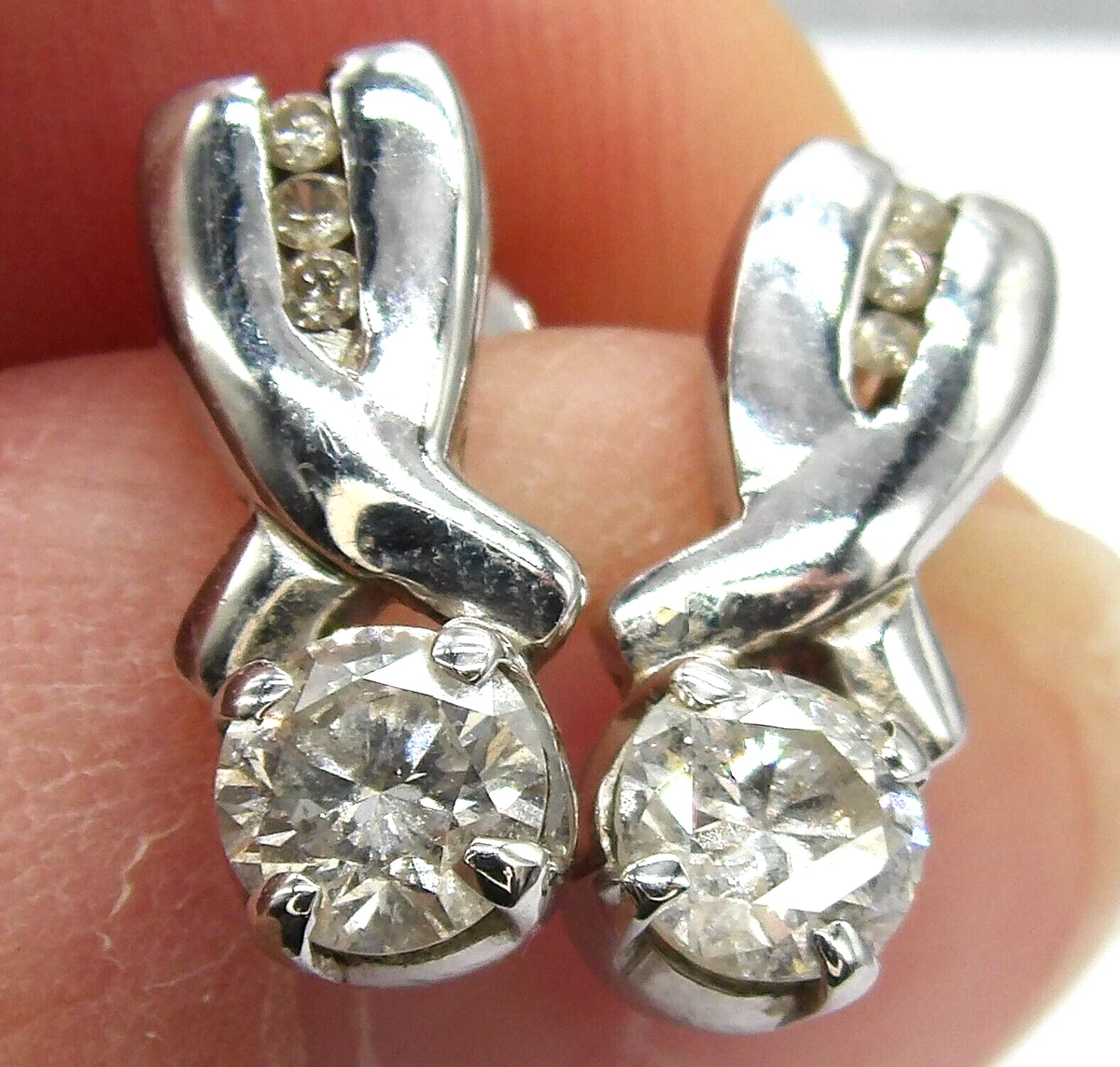 Diamond screw store on earrings