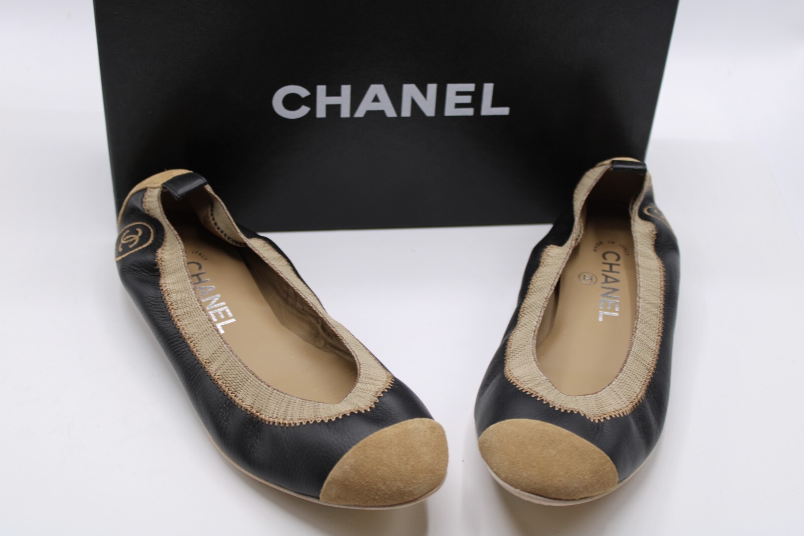 NIB Chanel Lambskin and Grosgrain Beige Black Skimmer  Ballerinas , Size 7.5B image 4