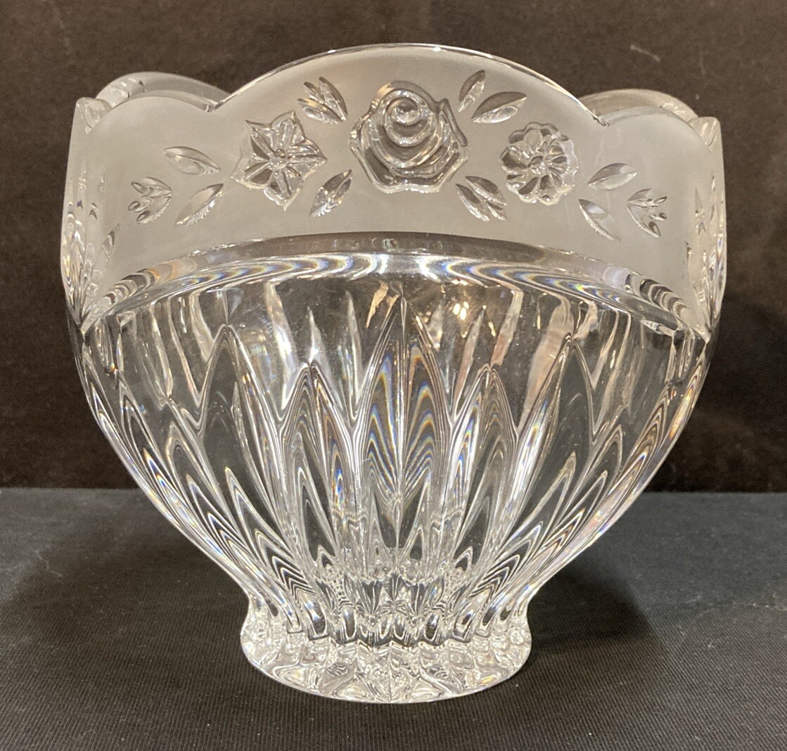 Oneida Southern Garden Crystal Frosted Rose Border Heavy 5.25 Inch Candy Dish