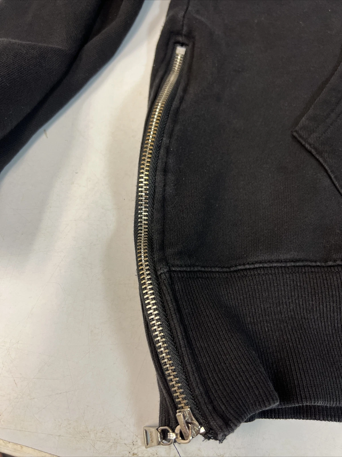 A BATHING APE (BAPE) Felpa con cappuccio con cerniera laterale ricamo testa a scimmia nera taglia L usata