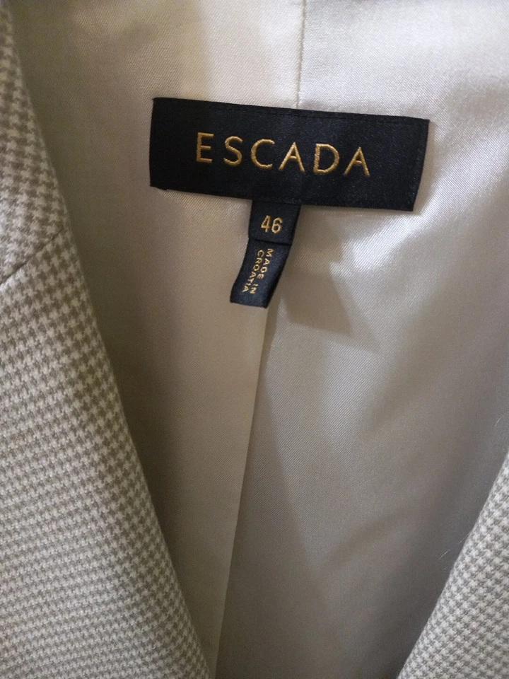 Nueva Chaqueta Blazer Escada 46 Mezcla Cachemira Arena 2895.00 Foto 3 de 4