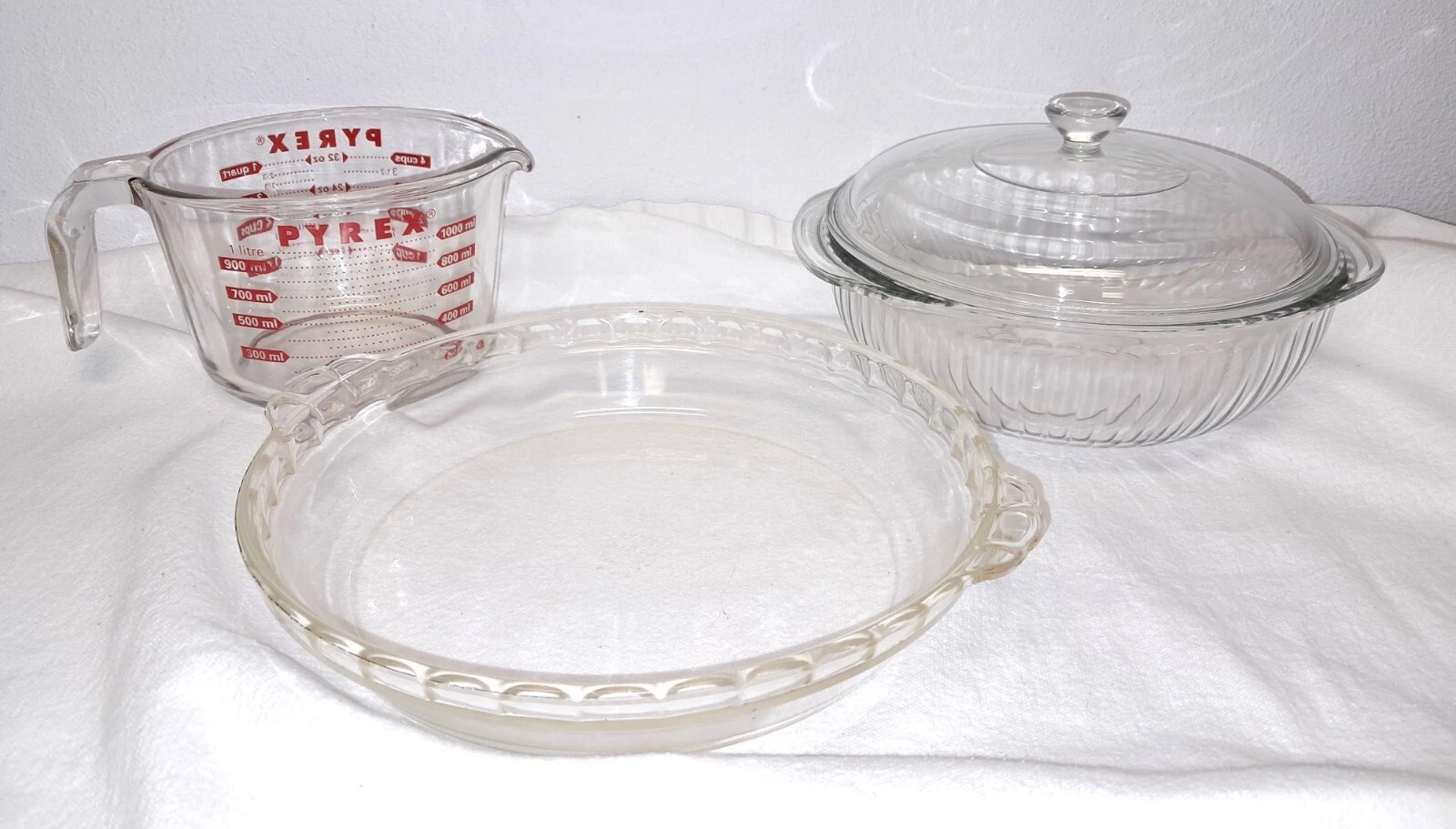 Vintage Pyrex Ovenware LOT SET Casserole Dish w Lid Pie Dish & Measuring Cup