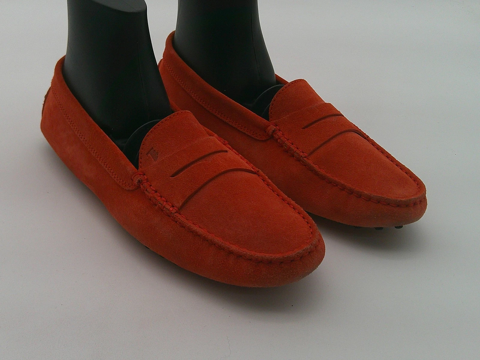 Tod's Gommino Loafers Shoes Womens Size 8 Orange Suede Driving Casual Italy
Opens in a new window or