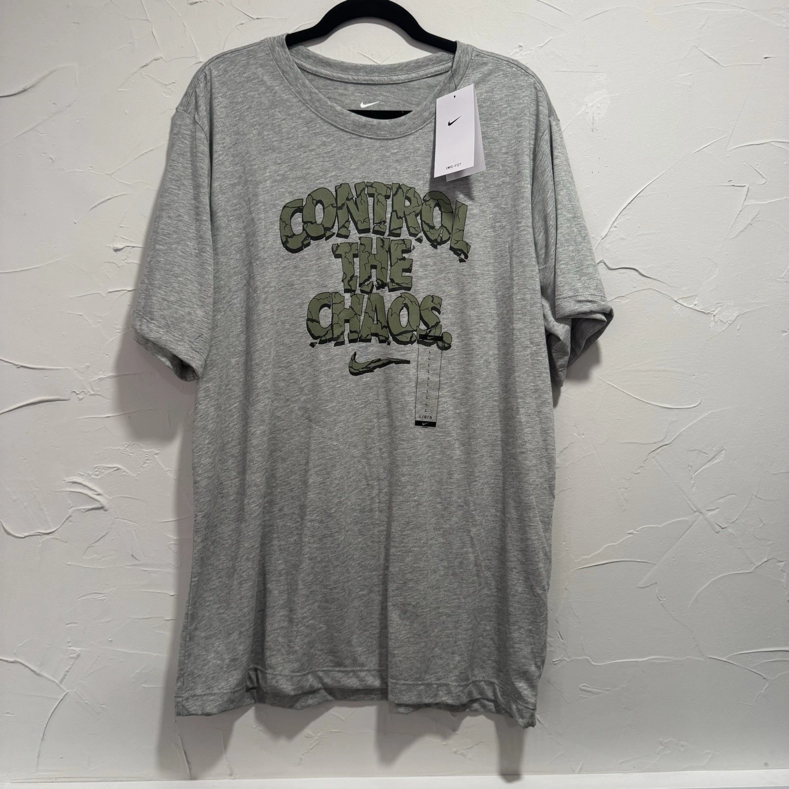Nike Training Dri-FIT “Control The Chaos” Logo Tshirt Men’s Large New With Tags