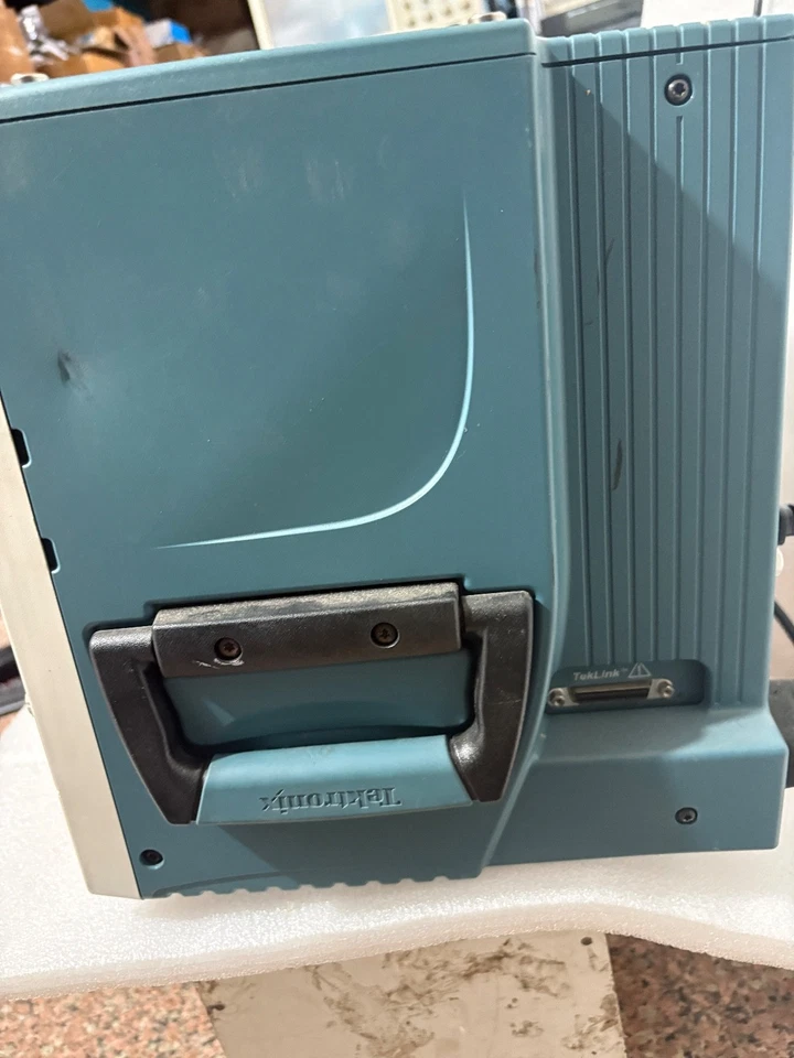 Tektronix DPO 7254 Digital Phosphor Oscilloscope 2.5GHz/40GS/s - Image 4 of 4