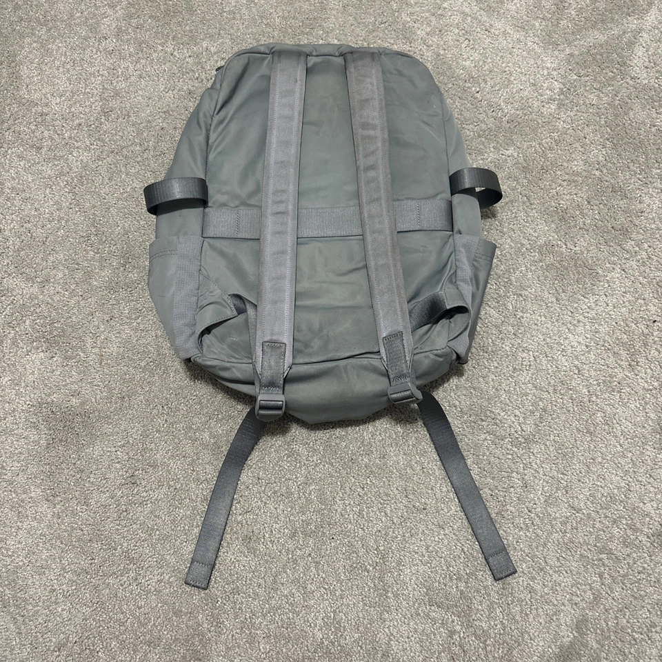 Mochila Lululemon Nylon Cálido Gris Ceniza Roble Transparente Foto 4 de 4