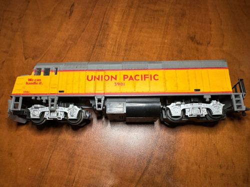 Locomotora diésel Athearn Union Pacific #3901 HO amarilla/gris/roja/negra | Condition: Used