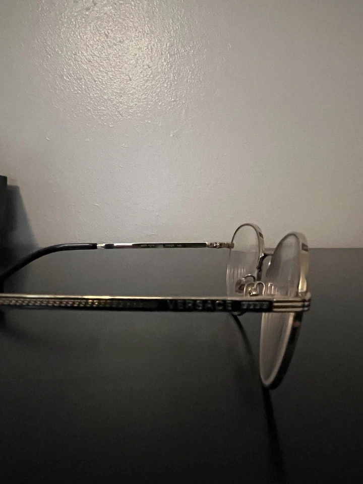 Monturas para gafas Versace para hombre. Foto 4 de 4