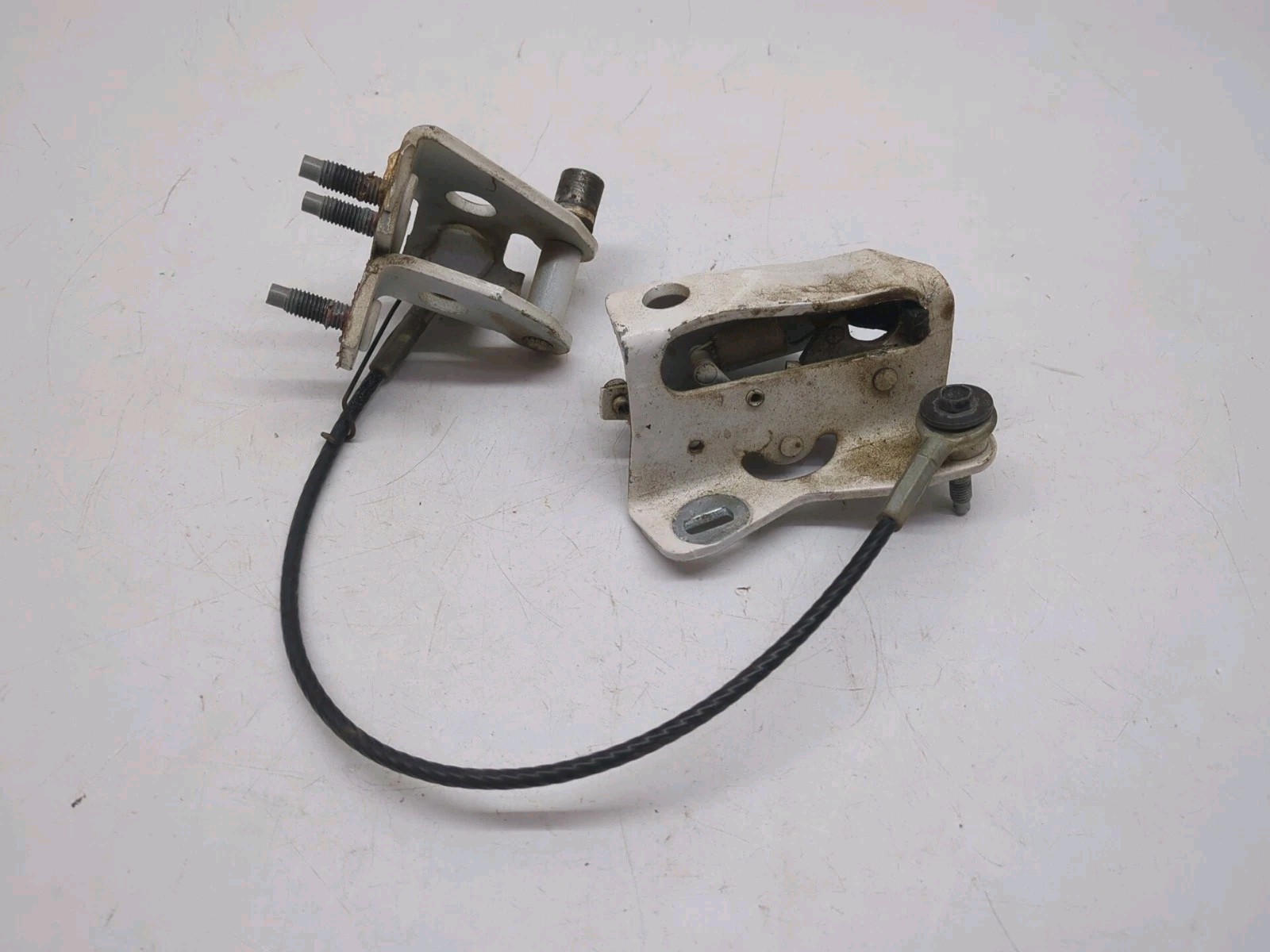 1991-96 Buick ROADMASTER Wagon DRIVER LEFT TAILGATE HINGE LOCK LATCH OEM Roller