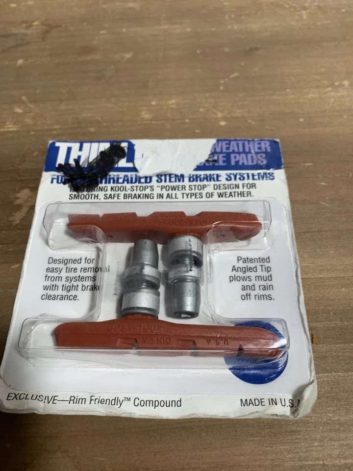 Paquete de 2 almohadillas de freno en V Kool-Stop Thinline compuesto de salmón poste roscado de una pieza Foto 3 de 4