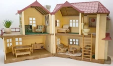 Calico Critters Sylvanian Families Beechwood Hall Deluxe Red Roof Country Home