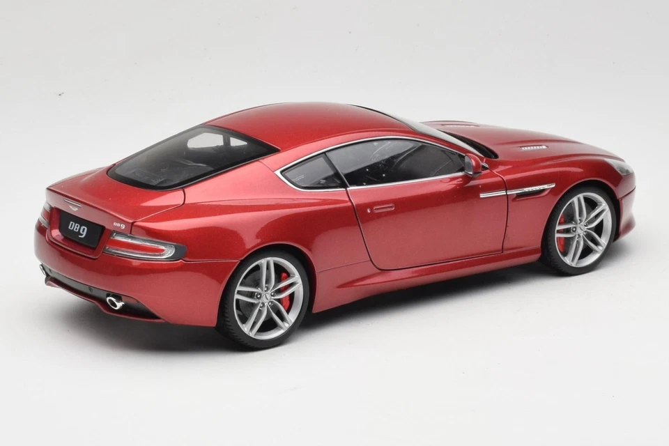 18045W Aston Martin DB9 Red Welly 1:18 - Image 3 of 4