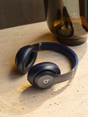 Beats - Studio Pro - Wireless Noise Cancelling Over-the-Ear