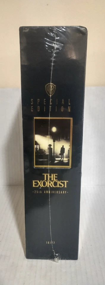 The Exorcist LIMITED Edition 25th Anniv. DELUXE Box Set VHS 1998 - NEW & SEALED - Image 3 of 4