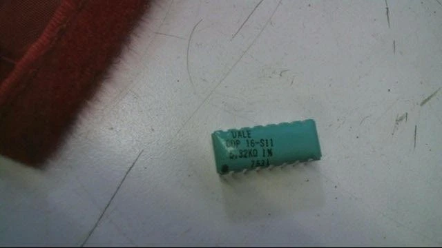 Lote de 12 resistencias Dale 5,32 ohmios CDP-16-S11 Foto 2 de 2