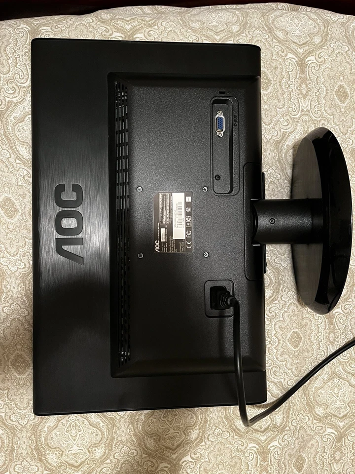 AOC 18.5 In Monitor HD Widescreen with VGA input - Image 3 of 4