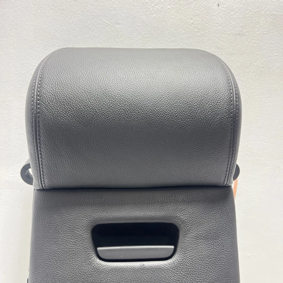 AUDI A8 QUATTRO 2011-2014 ASIENTO TRASERO CONSOLA CENTRAL PORTAVASOS REPOSABRAZOS NEGRO OEM Foto 2 de 4
